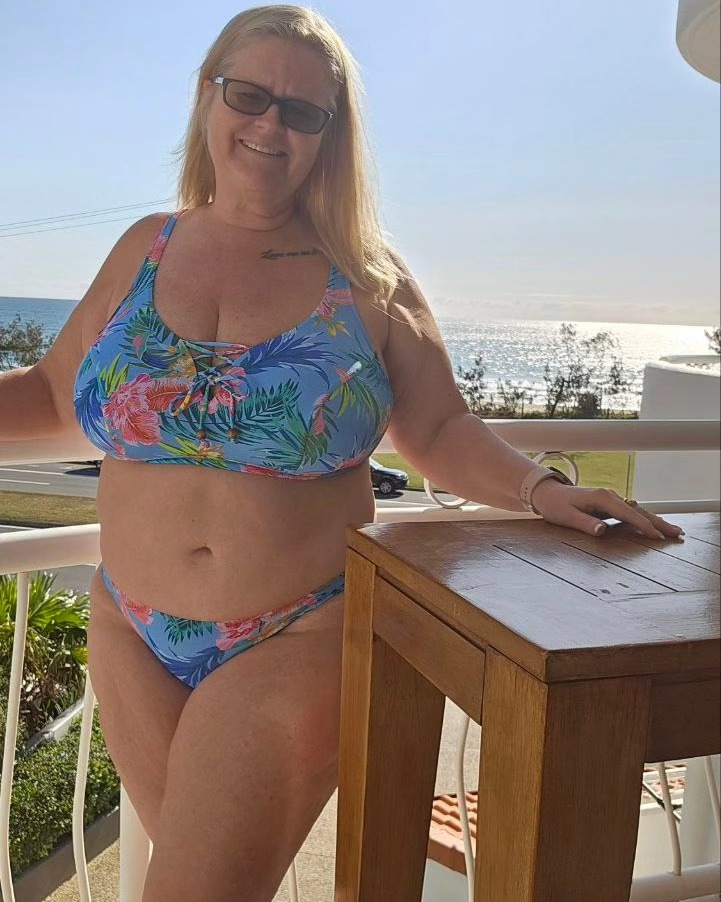 Sandra, 50