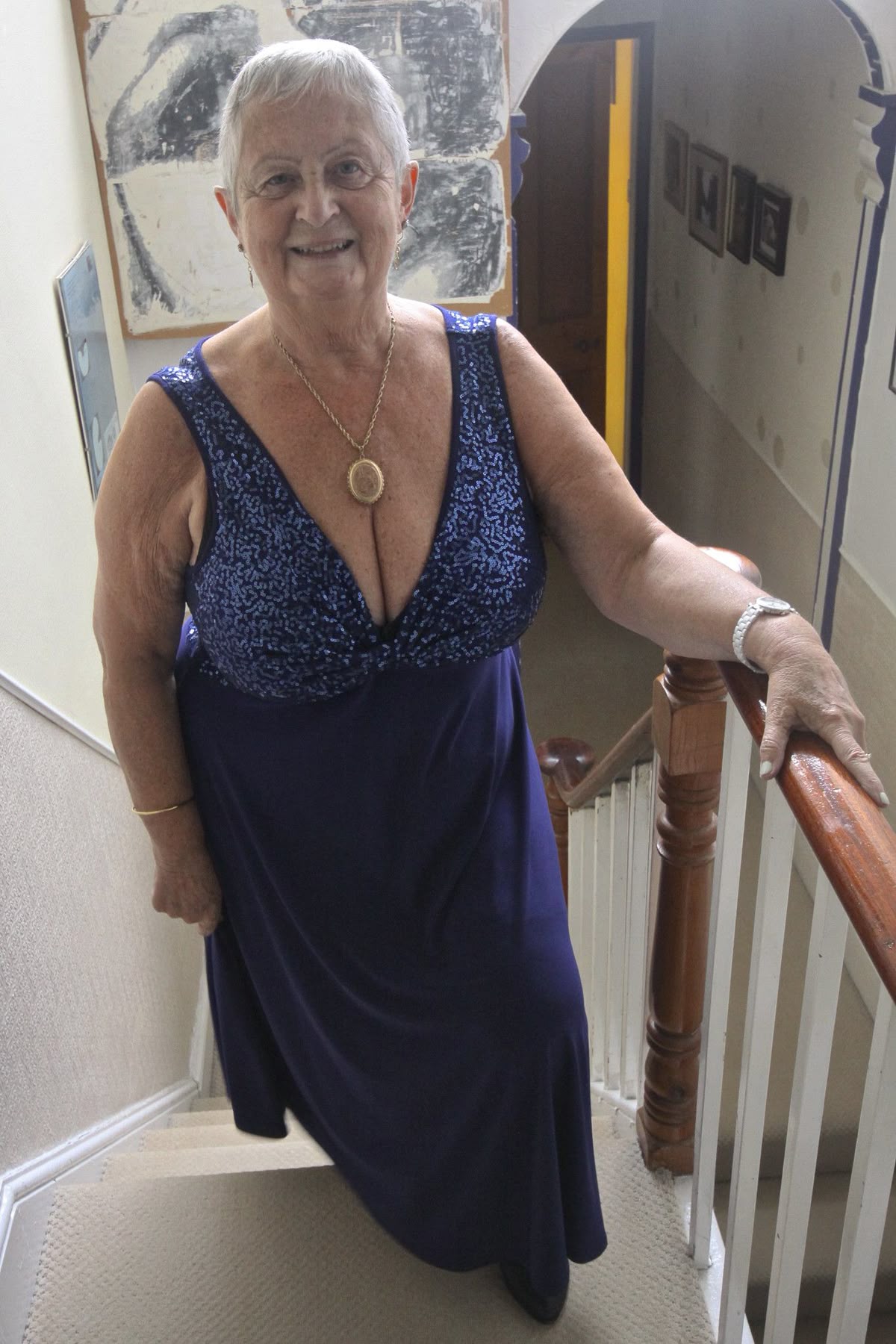 Ellen, 72